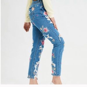 American Eagle Floral Embroidered Mom 